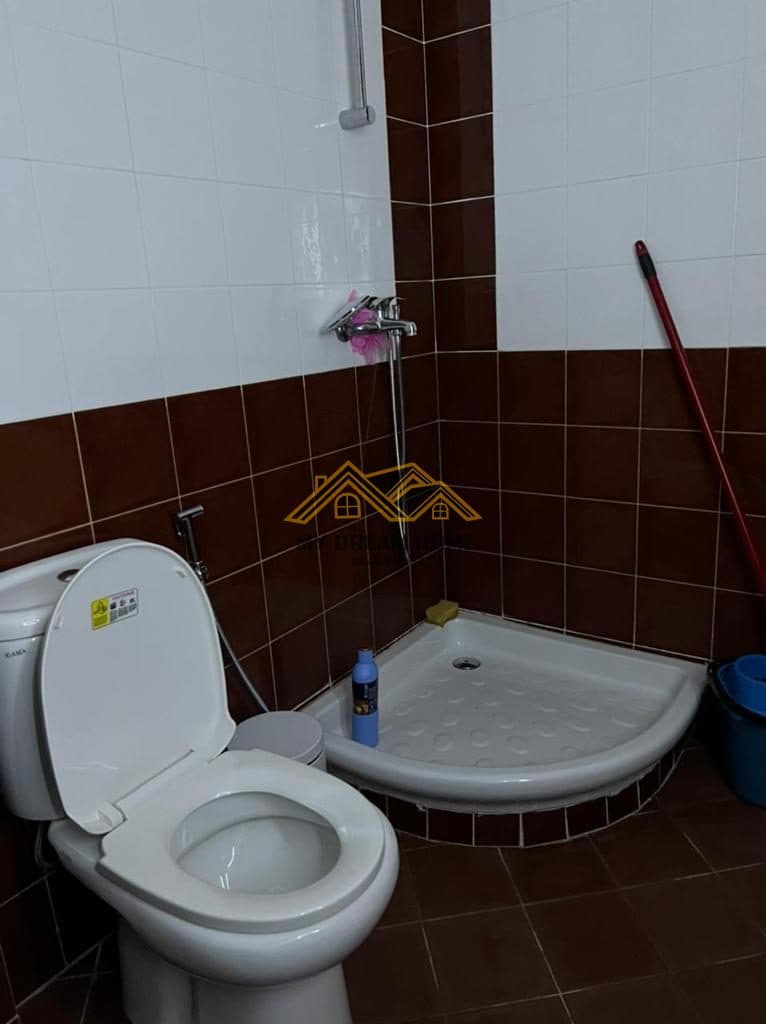SHITET GAZIONERE NE GOLEM PRANE PISHAVE TE BUTA !