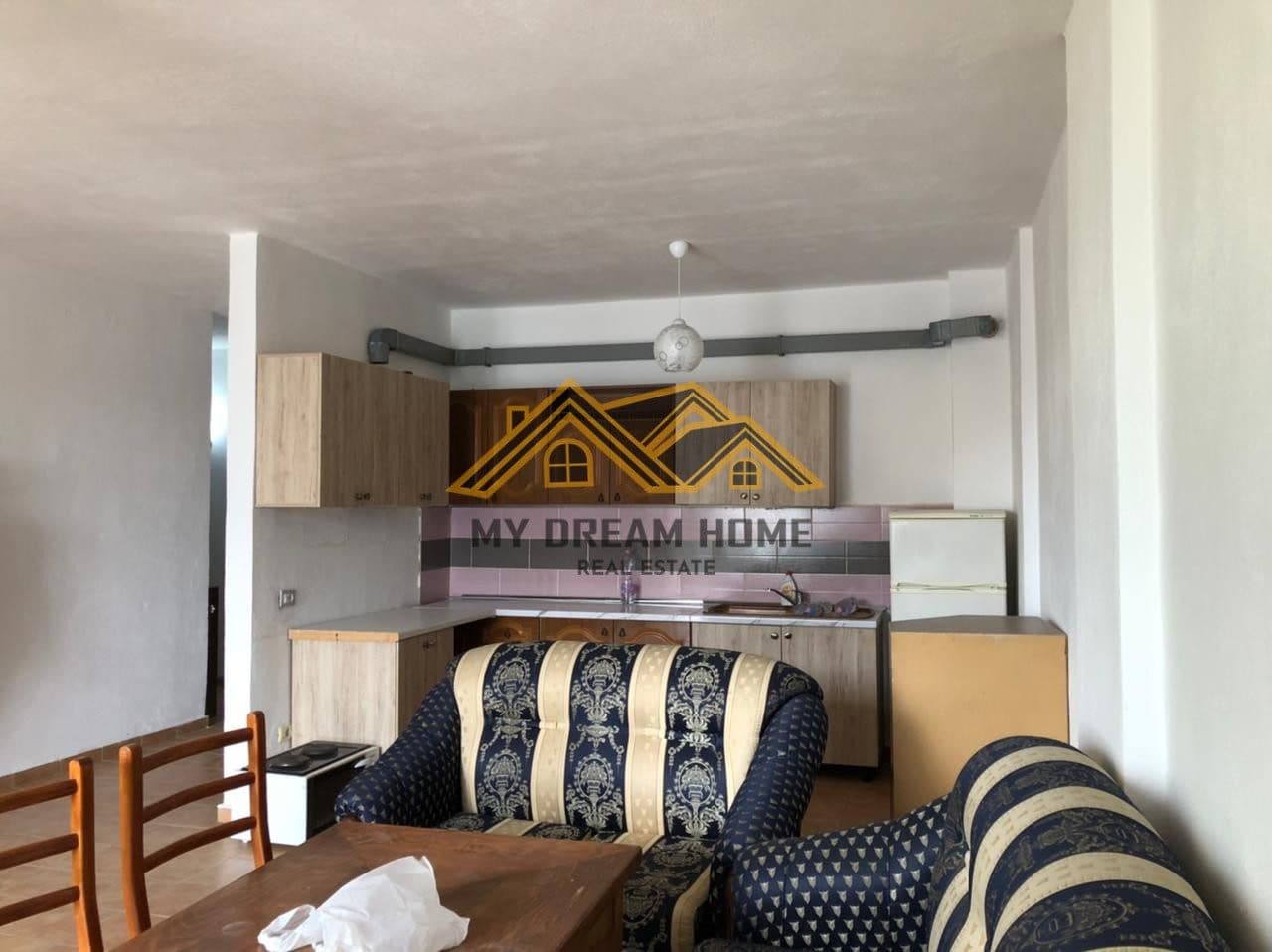 SHITET APARTAMENT 2+1 PLAZH DURRES