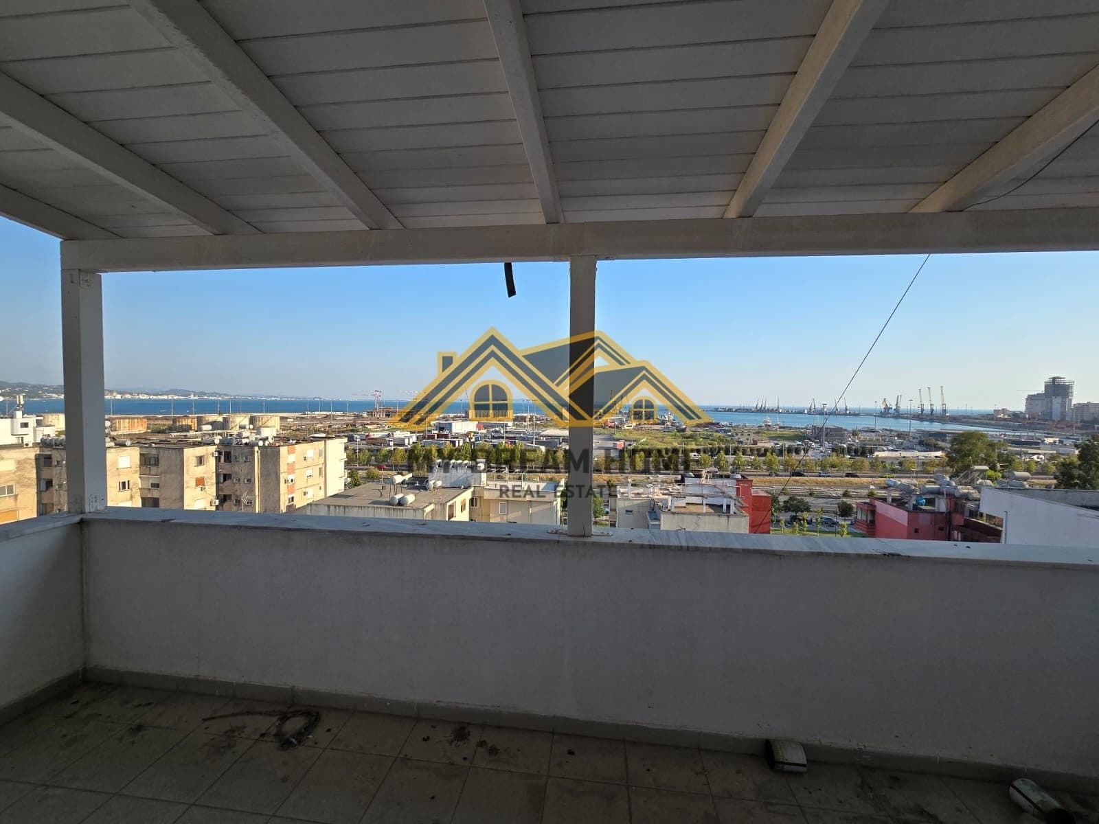 SHITET APARTAMENTI 2+1+2 ME SUPER PAMJE DETI NE DURRES!!