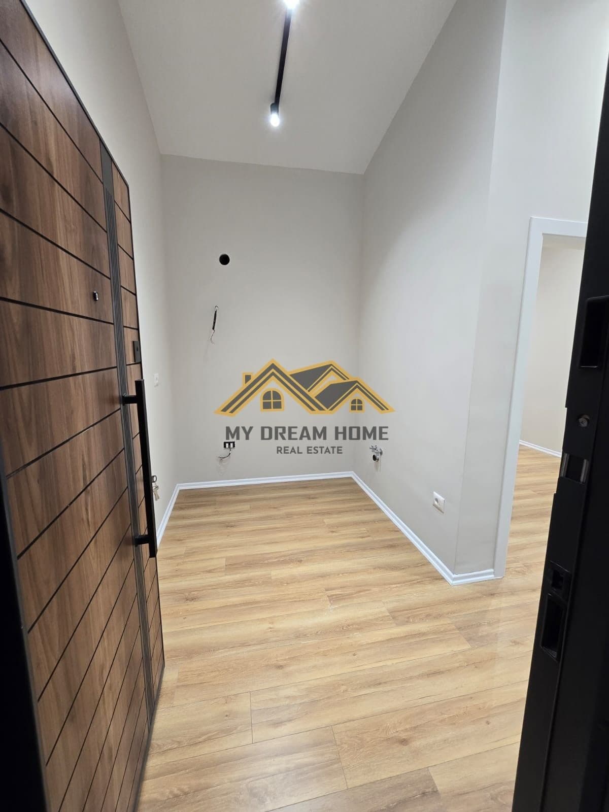 Apartament 1+1 Për Shitje prane Hotel Adriatik Me Pamje Deti, Durrës 3