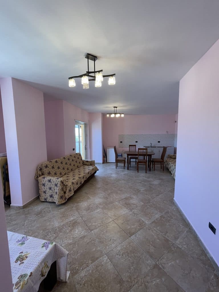 SHITET APARTAMENT 2+1 NE PLAZH RROTA KUQE!