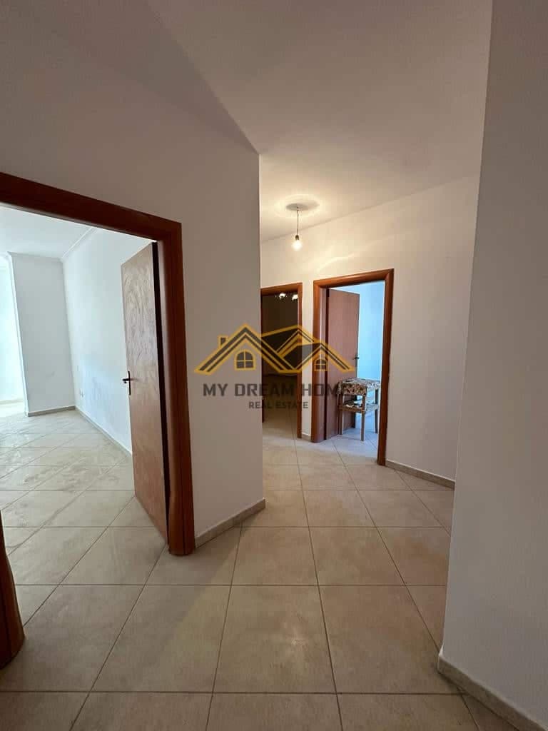 SHITET APARTAMENT 2+1+2 TE ISH URT-JA, DURRES! 4