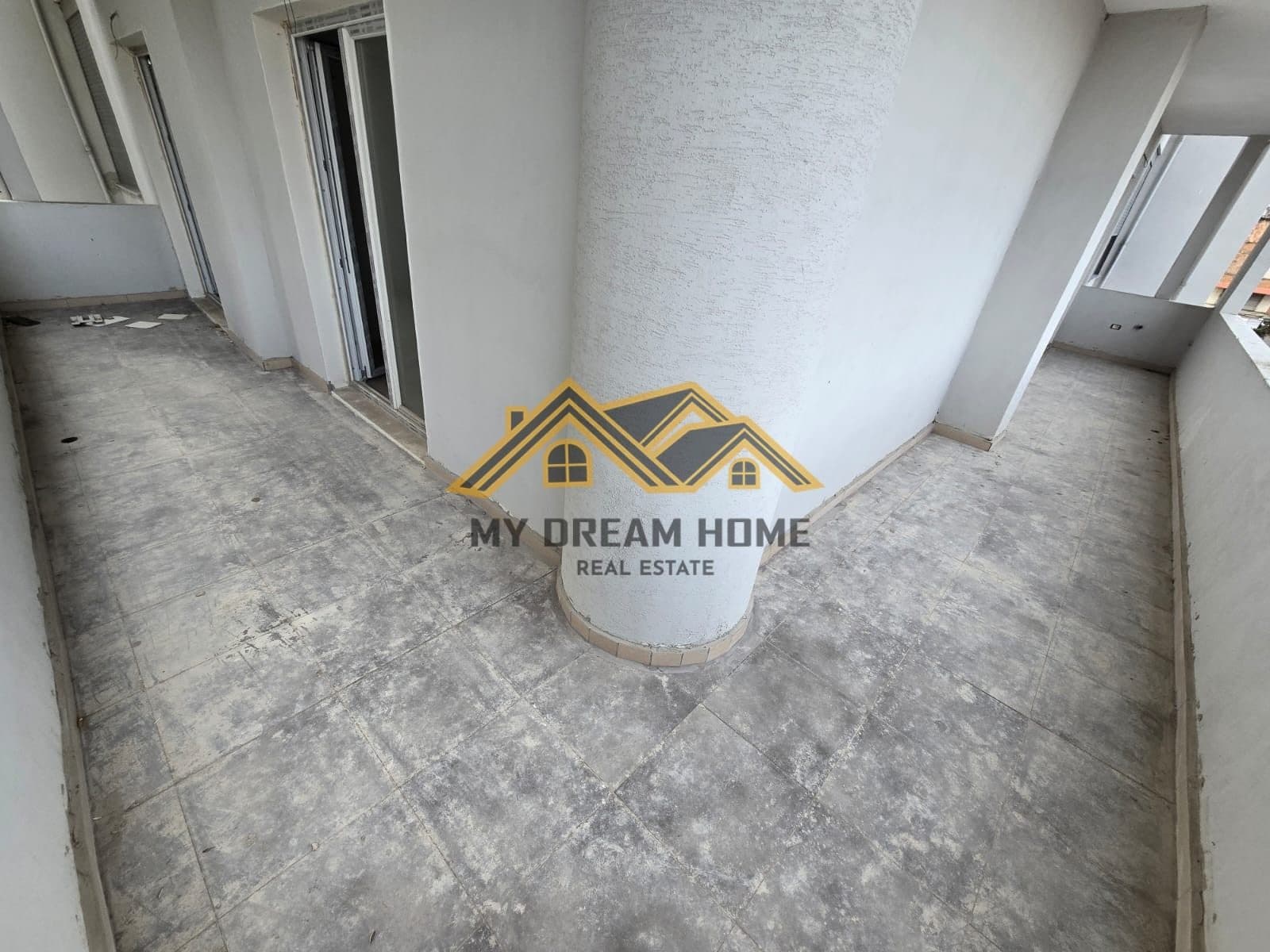 SHITET APARTAMENT 2+1 QENDER DURRES 3