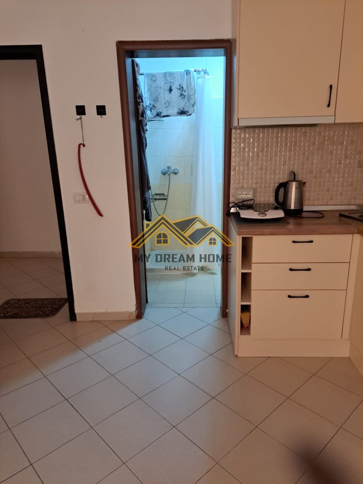 SHITET GARSONIERE TEK SHKEMBI KAVAJES DURRES! 2