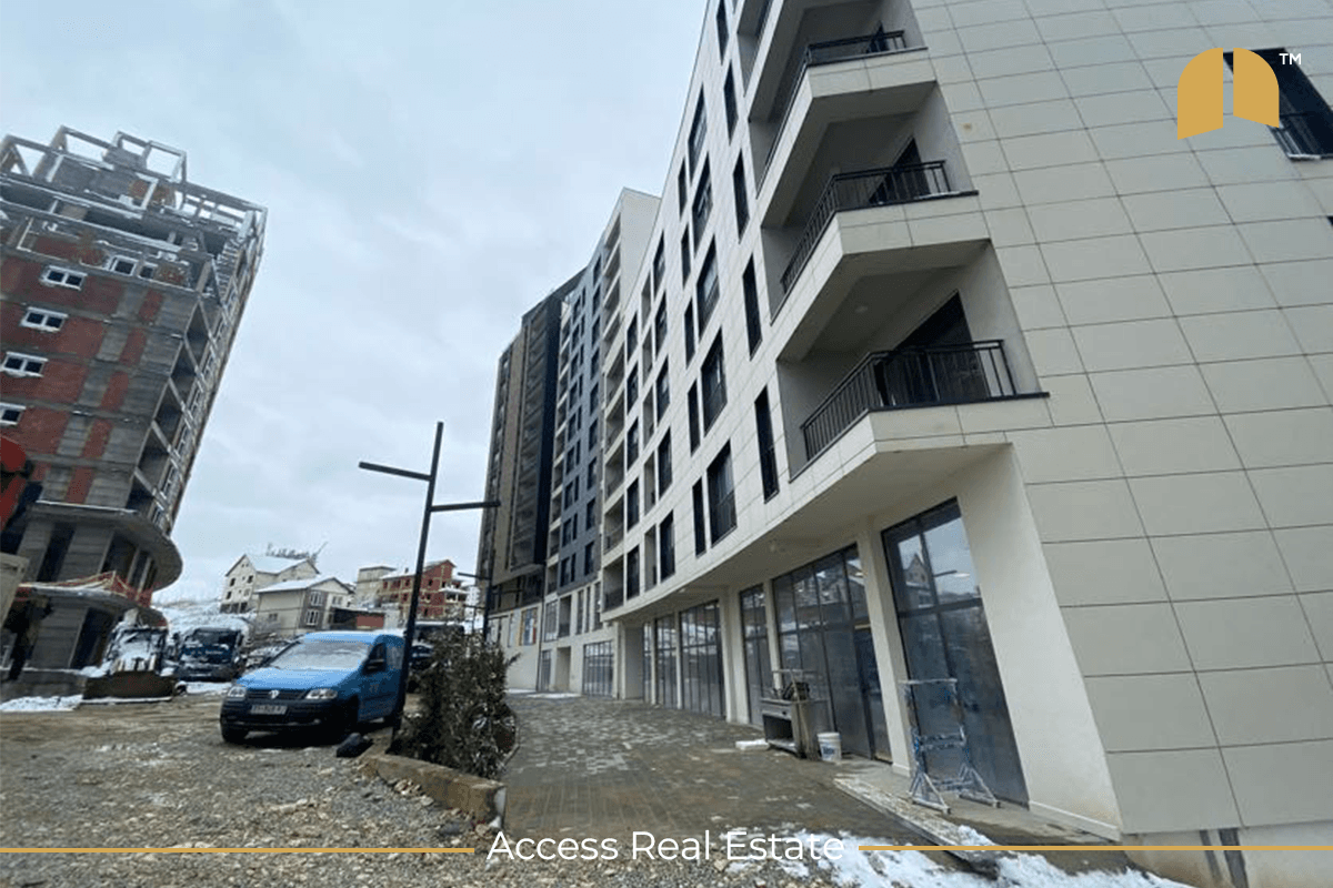 Lokal me QIRA - Prishtina e Re - 257m² + 200m² Terasë 3