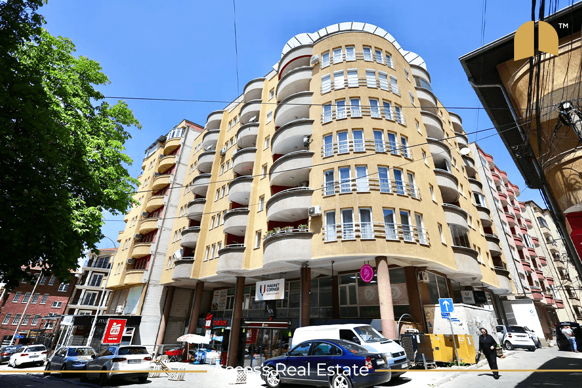 Banesë në SHITJE – 2 dhoma gjumi – Qendër