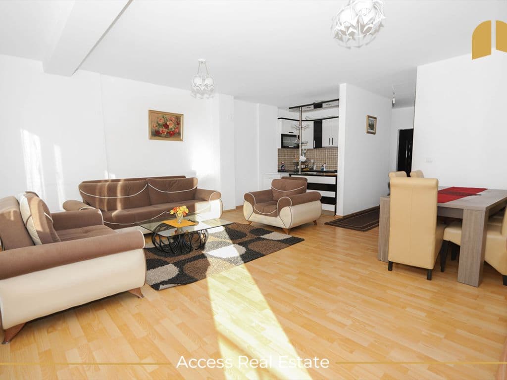 Banesë me QIRA – 3 dhoma gjumi – Lagjja e Spitalit 3