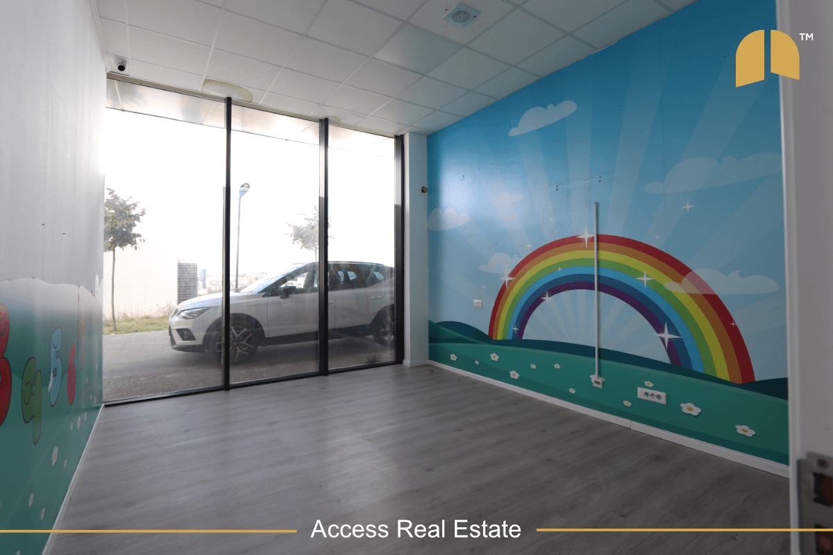 Lokal me QIRA – 150m² – Veternik