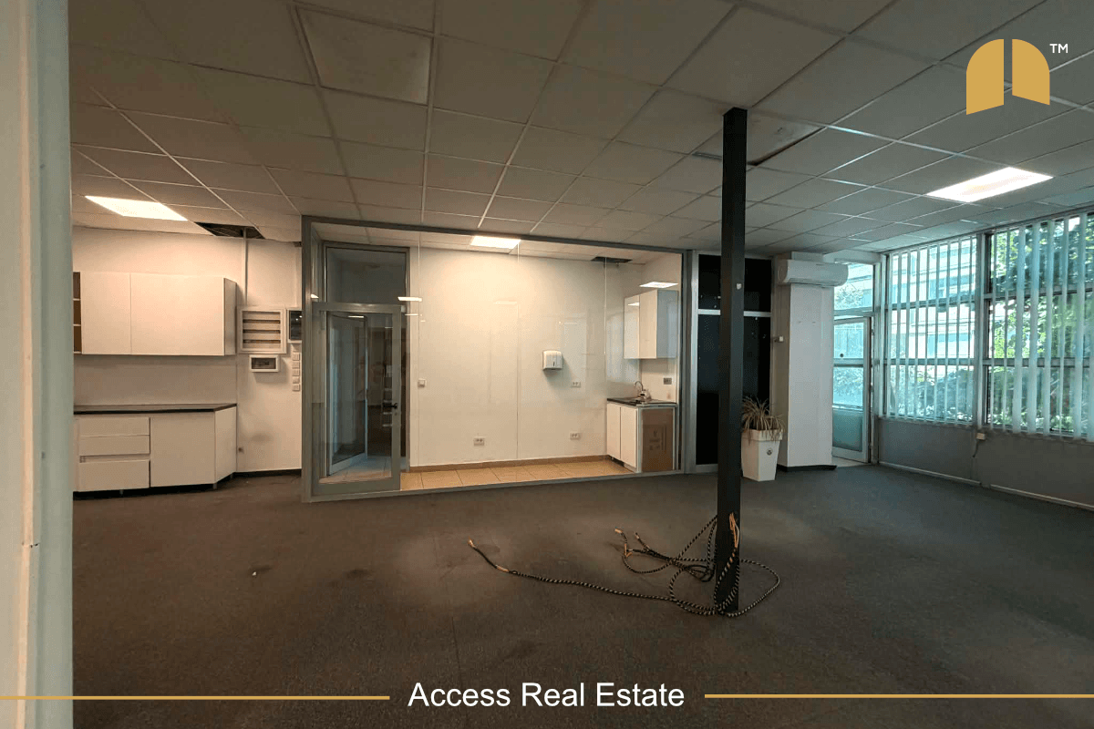 Lokal me QIRA – 1200m² – Te Qafa 4