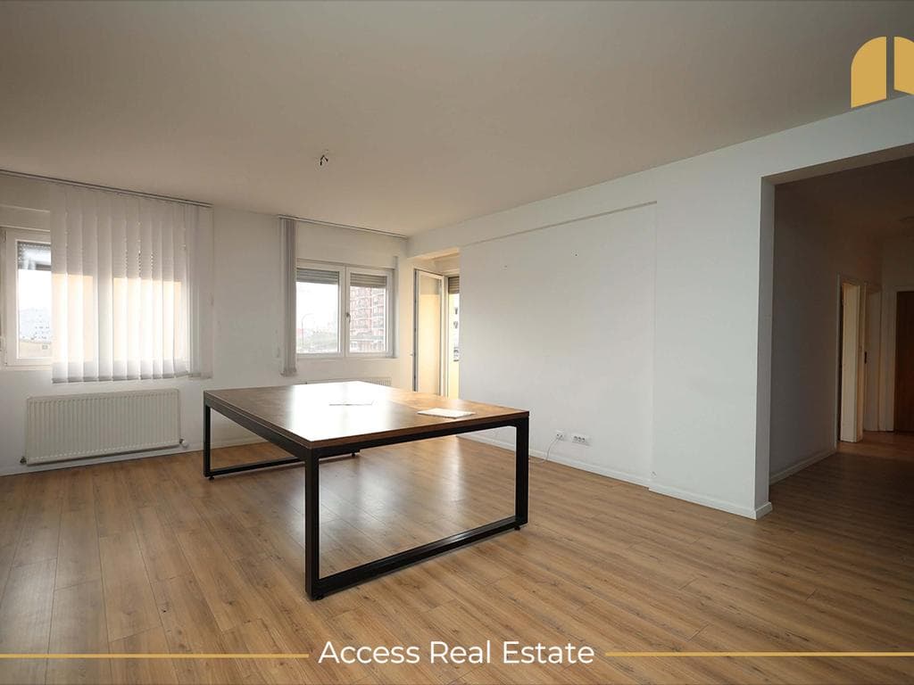 Zyre me QIRA – 3 hapësira pune – Arbëri 4