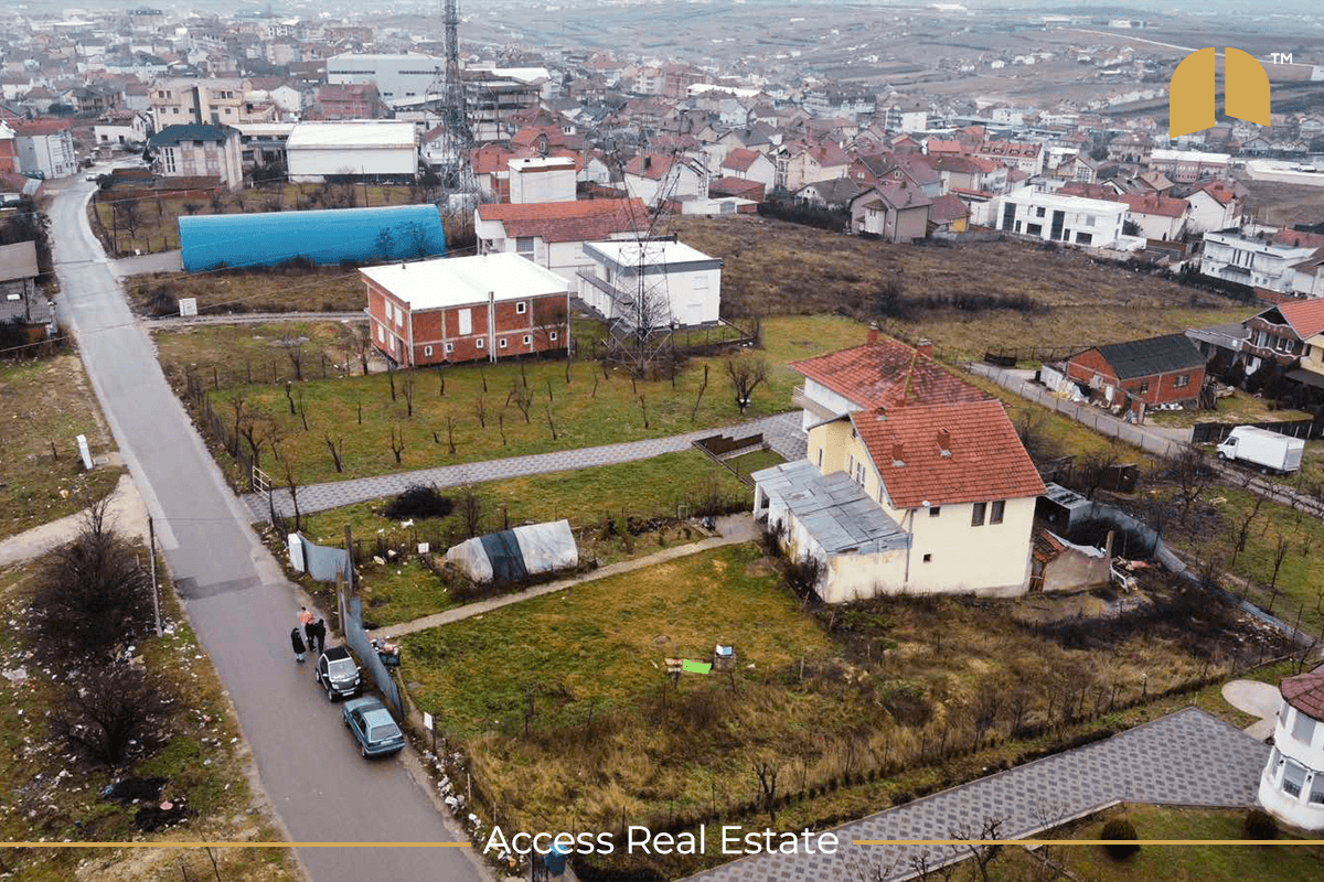 Shtëpi 244m² me 9 Ari në SHITJE me FLETË POSEDUESE- Kodra e Trimave 2
