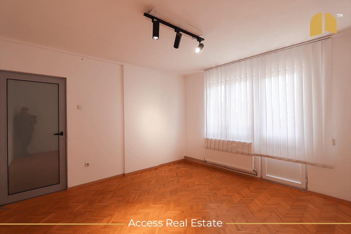 Zyre me QIRA – 4 hapësira pune – Qendër 3
