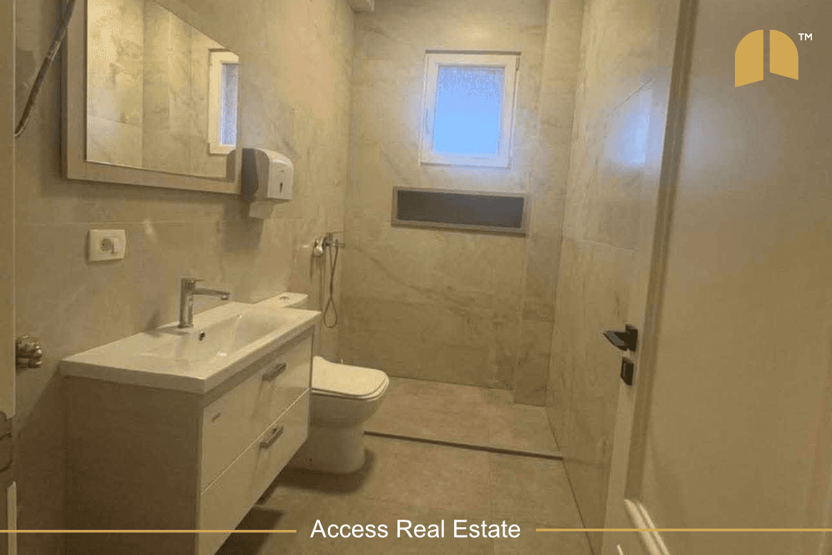 Zyre me QIRA – 3 hapësira pune – Qendër