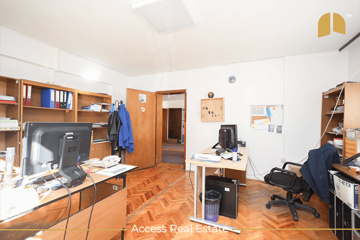 Shtëpi/ZYRE me QIRA – 430m² – Pejton 3
