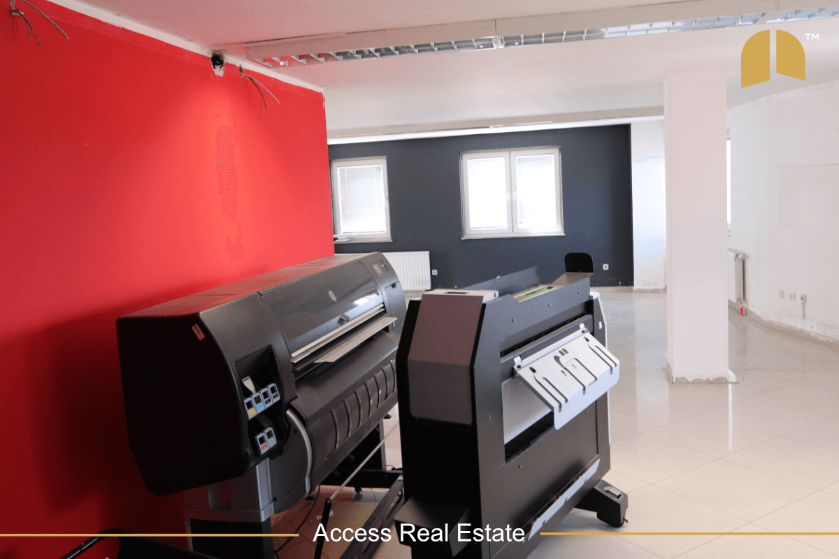 Lokal me QIRA – Parku i Qytetit – 210m² 4