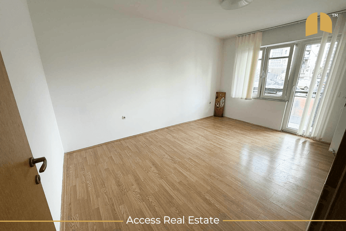 Zyre Administrative me QIRA – 2 hapësira pune – Ulpianë 3