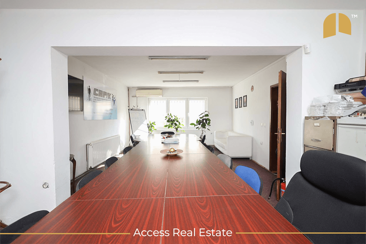 Shtëpi/ZYRE me QIRA – 430m² – Pejton 4