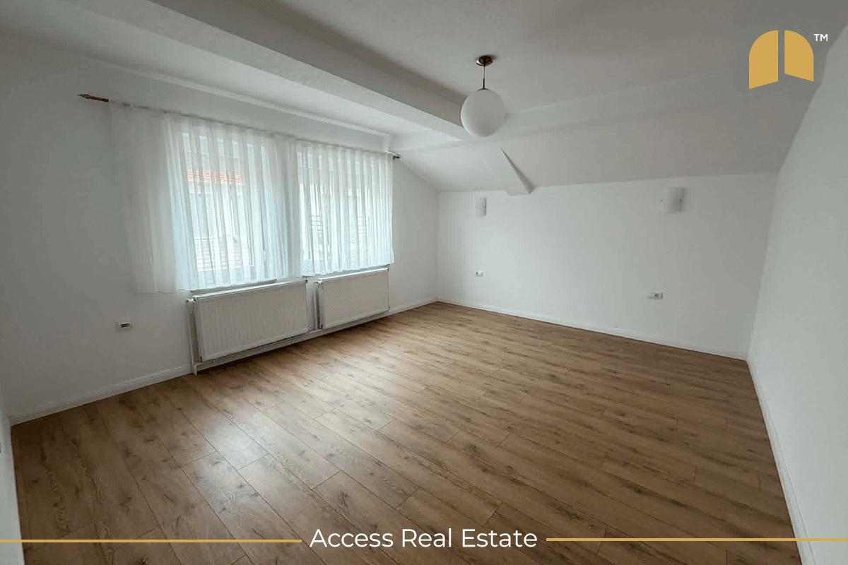 Kat shtëpie me QIRA – 3 dhoma gjumi + garazh – Arbëri 4