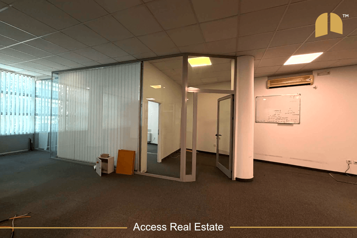 Lokal me QIRA – 1200m² – Te Qafa 3