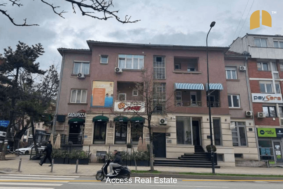 Zyre me QIRA – 3 hapësira pune – Qendër
