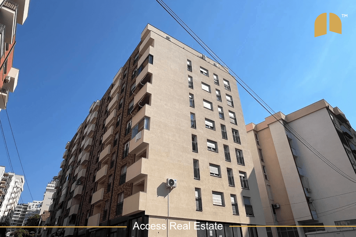 Banesë në SHITJE – 2 dhoma gjumi + garazh – Mati 1