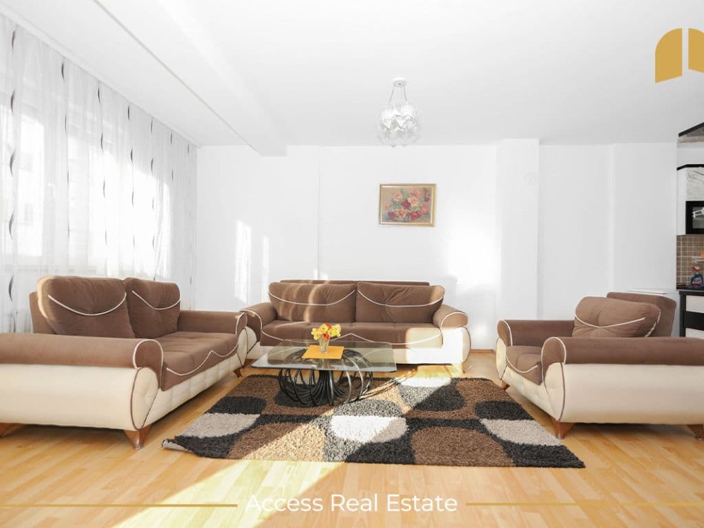 Banesë me QIRA – 3 dhoma gjumi – Lagjja e Spitalit 2