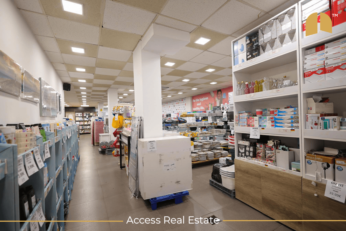 Objekt afarist në SHITJE – 670m² – Te Qafa 2