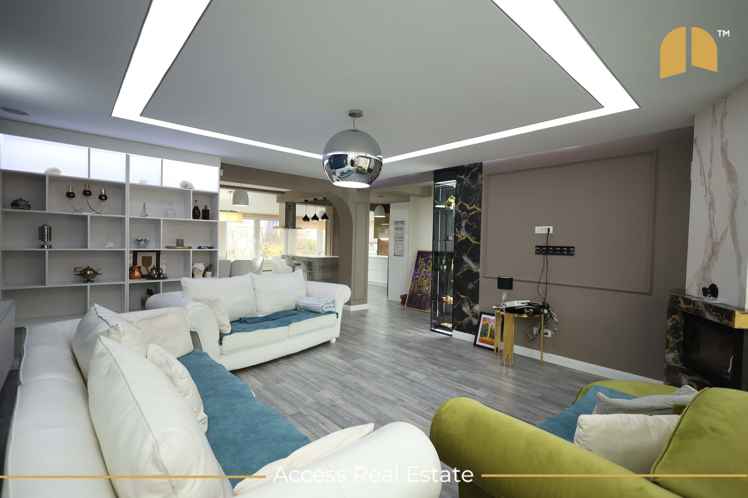 Shtëpi me QIRA – 420m² + 4.5 Ari – Sofali 2