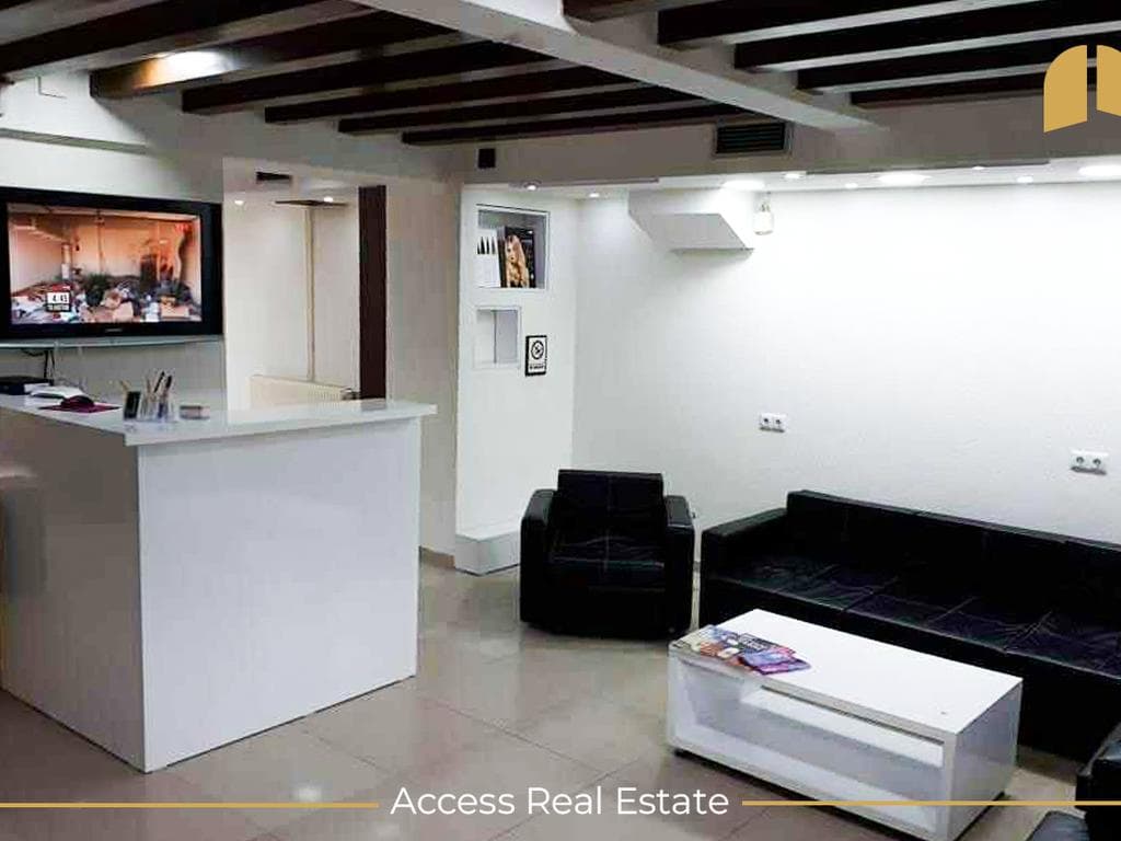 Lokal në SHITJE – 61m² (31m² me FLETË POSEDUESE) – Qendër 4