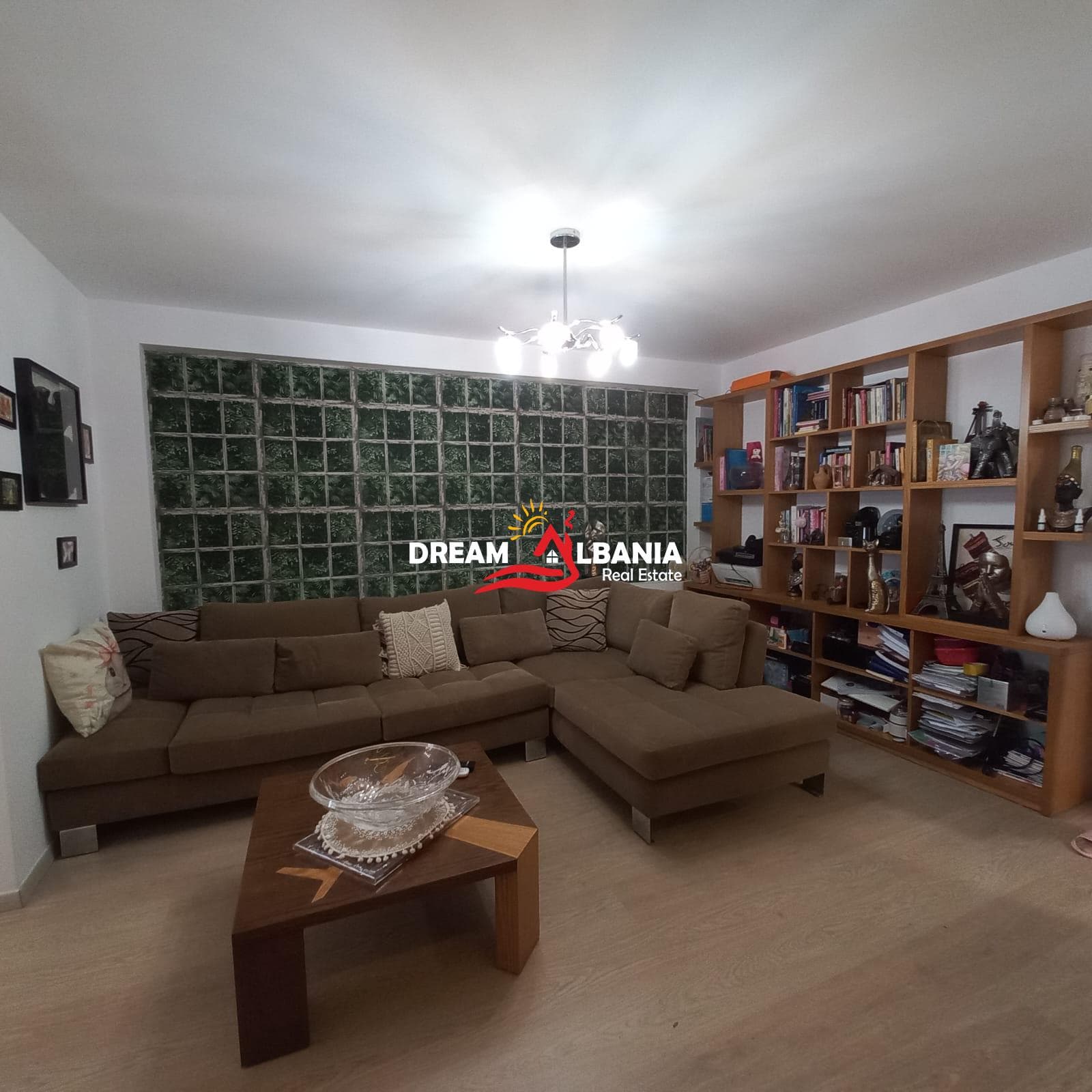 Shitet apartament 2+1 ne zonen e Xhamllikut prane Shkolles Niket Dardani (ID 4129574) 2