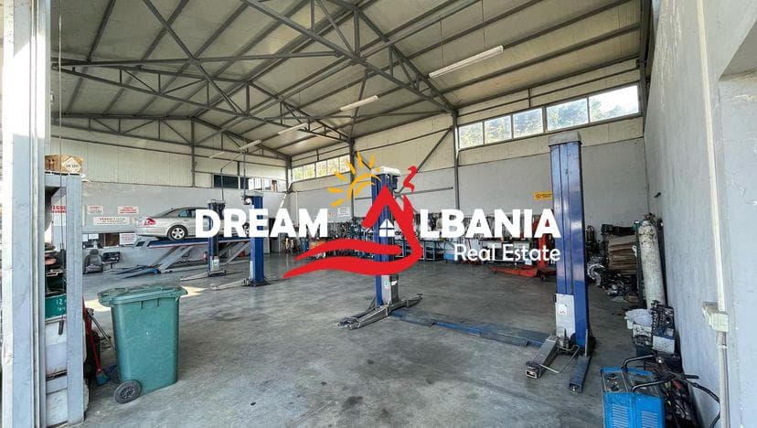 Kapanon ne shitje ne zonen e Elbasanit ne autostrade prane Elbasan Arena (ID 4181104).