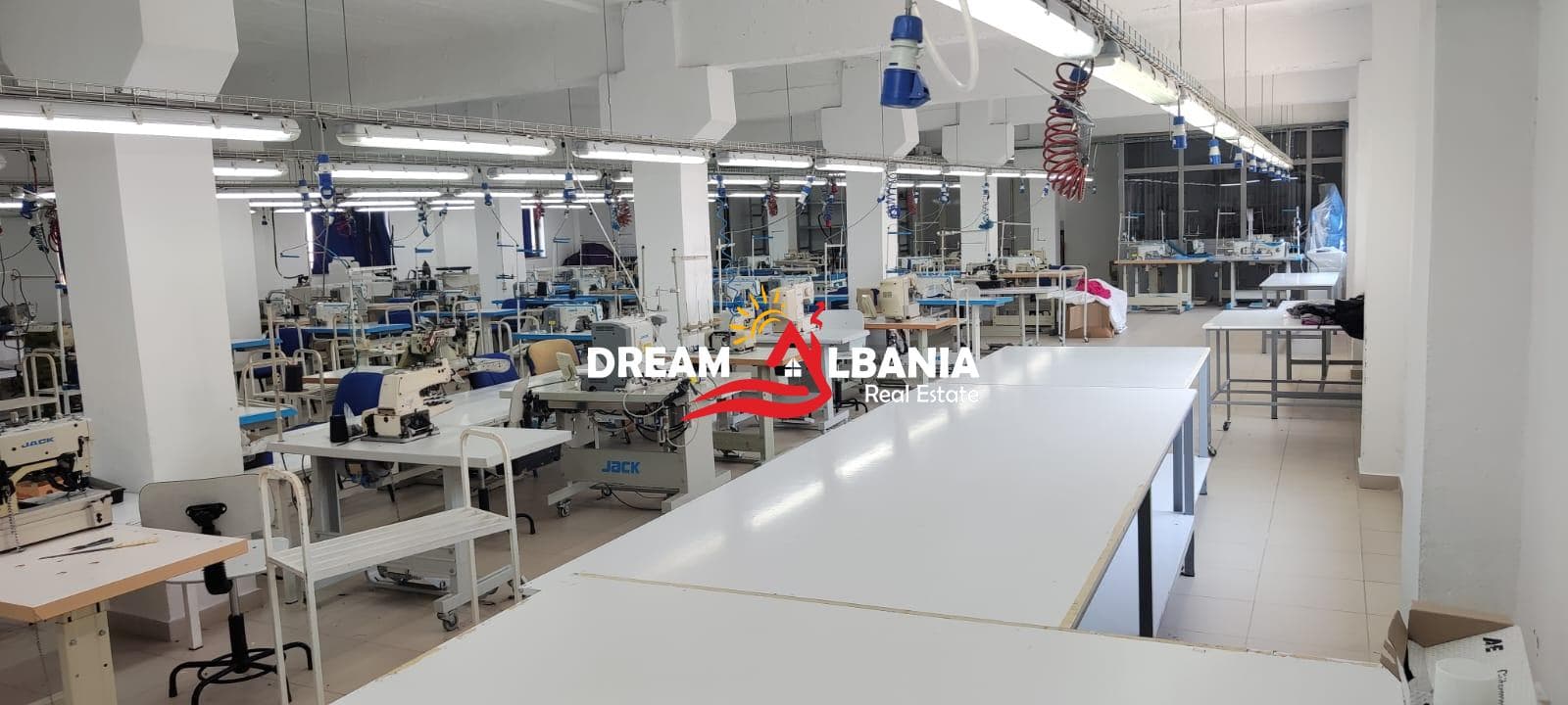 Magazine me qera ne Kombinat prane Fabrikes se Qelqit ne Tirane (ID 4281257)