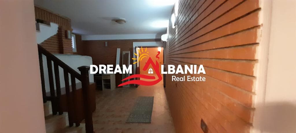 Vile 3 kateshe ne shitje te Komuna e Parisit prane Kompleksit Dinamo (ID 4151127). 2