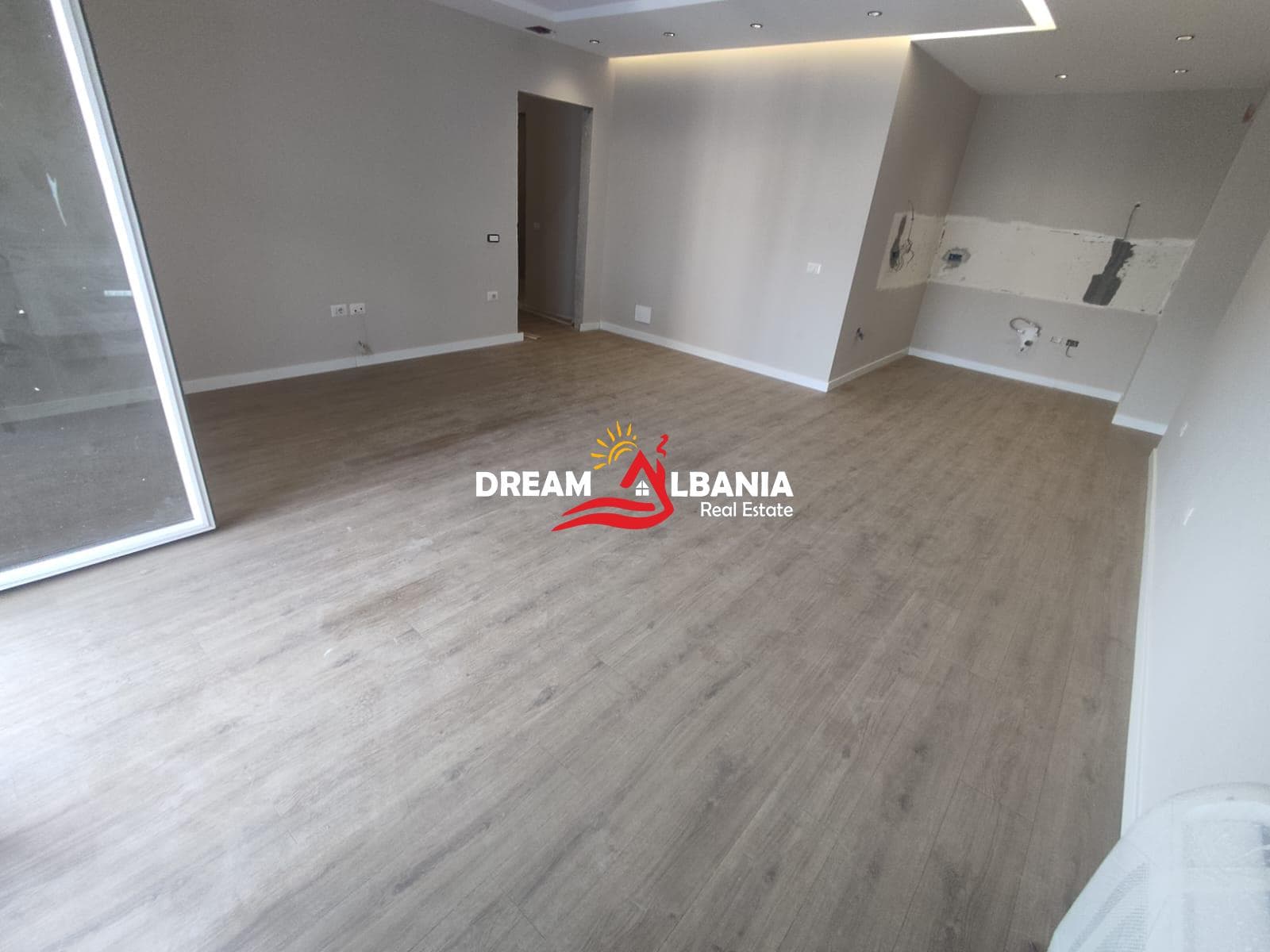 Jepet apartament/zyre 2+1+2 me qera ne zonen e 5 Majit prane Con Cord Center (ID 42215588) 2