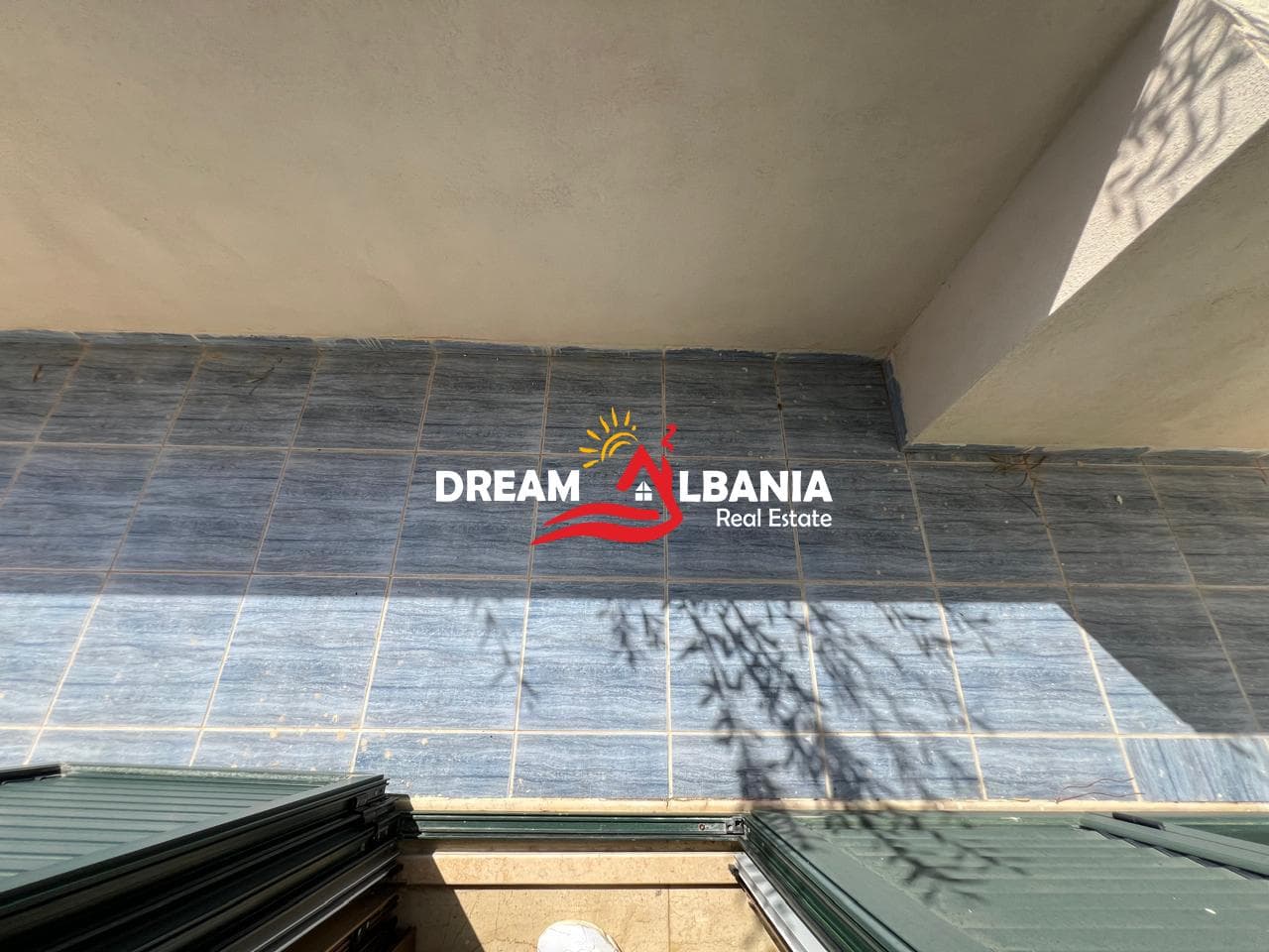 Ekskluzive!! Super mundesi investimi! Godine 5-kateshe(Hotel) ne shitje ne Bregdetin e Himares ne Qeparo (ID 4151162)