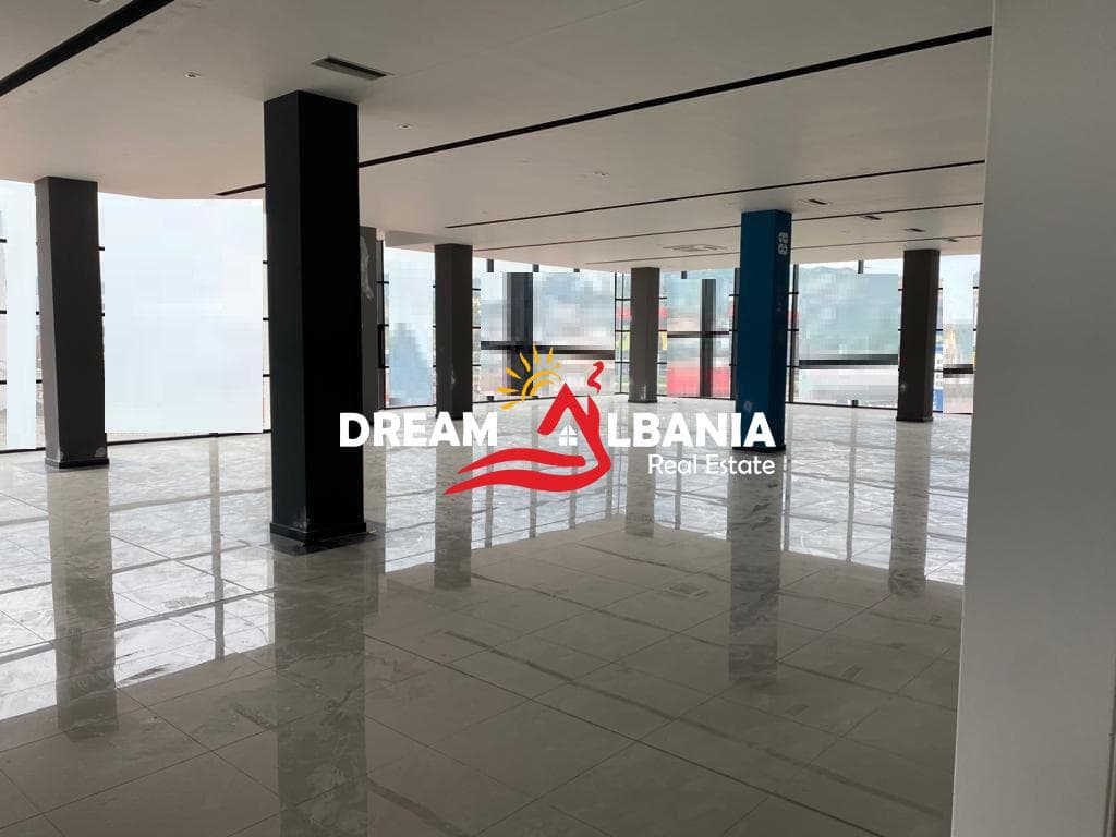 Godine me qera ne autostraden Tirane-Durres, ne Afersi te Megatek (ID 4281108)