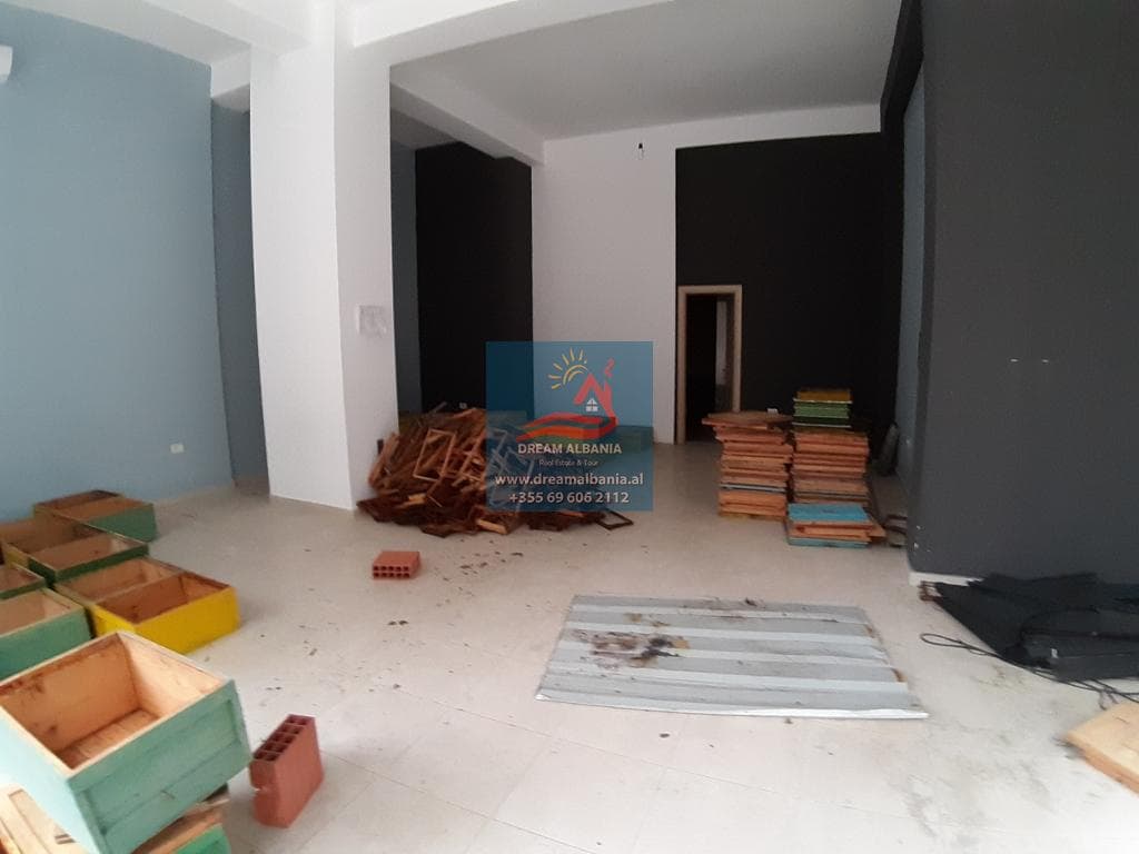Dyqan per shitje ne zonen e Astirit prane Hotel Roland ne Tirane (ID 4171099) 3