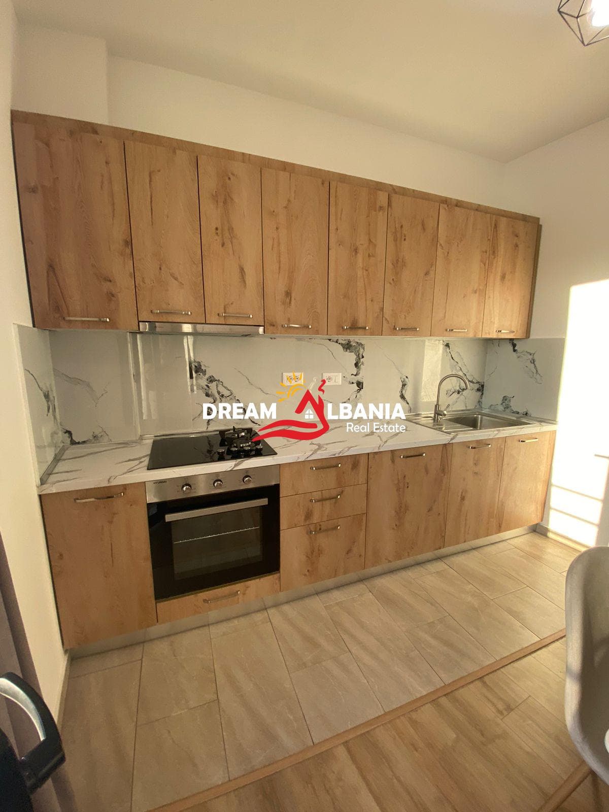 Vilë 2 katëshe me qira 2+1 në rrugën Azem Galica, rruga kryesore pranë unazës në Paskuqan (ID 4251444) F 2