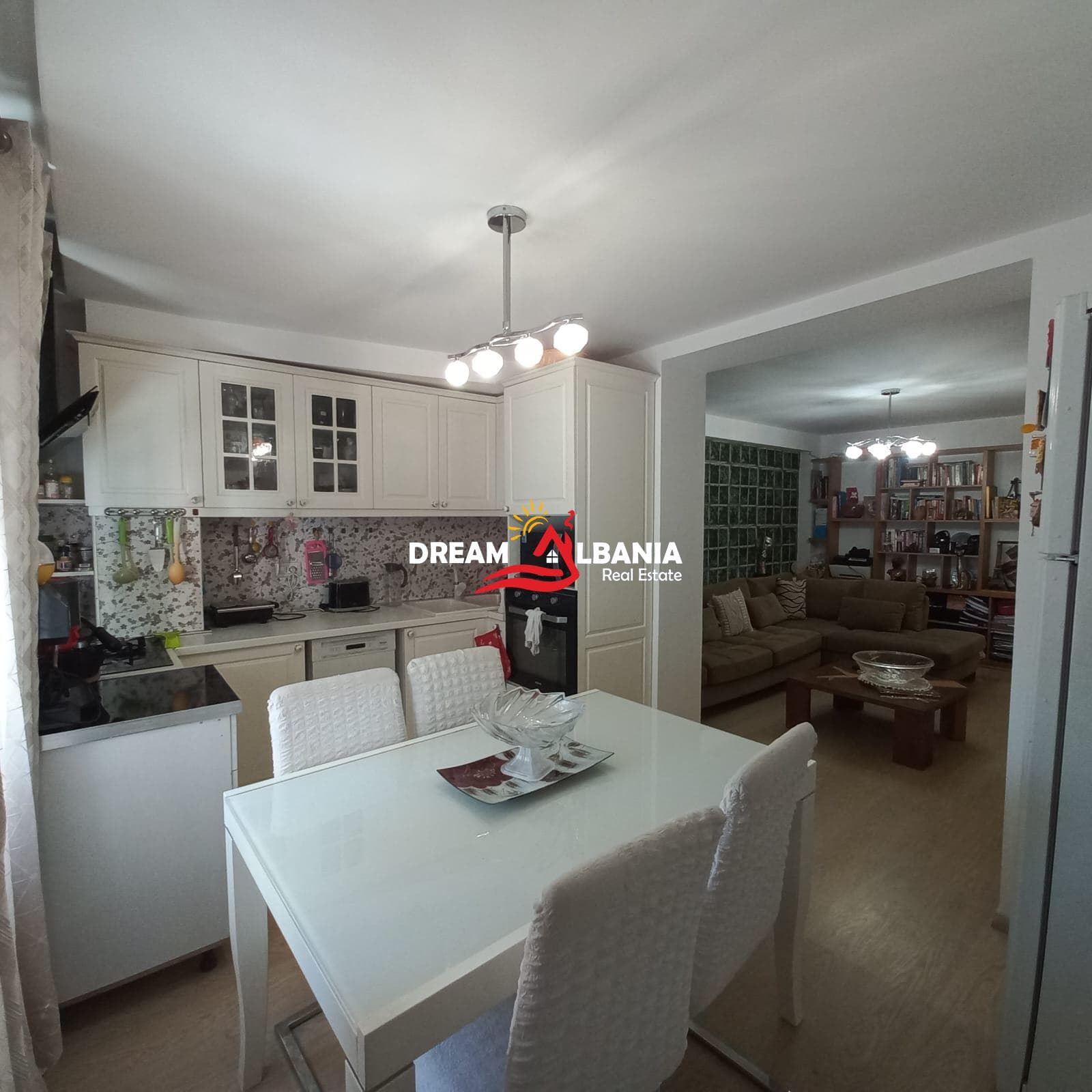 Shitet apartament 2+1 ne zonen e Xhamllikut prane Shkolles Niket Dardani (ID 4129574) 3