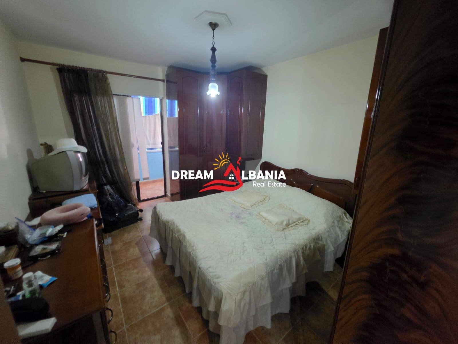 Shitet apartament 2+1+2 ne zonen e Bllokut prane Pallateve Agimi (ID 41212283) 4