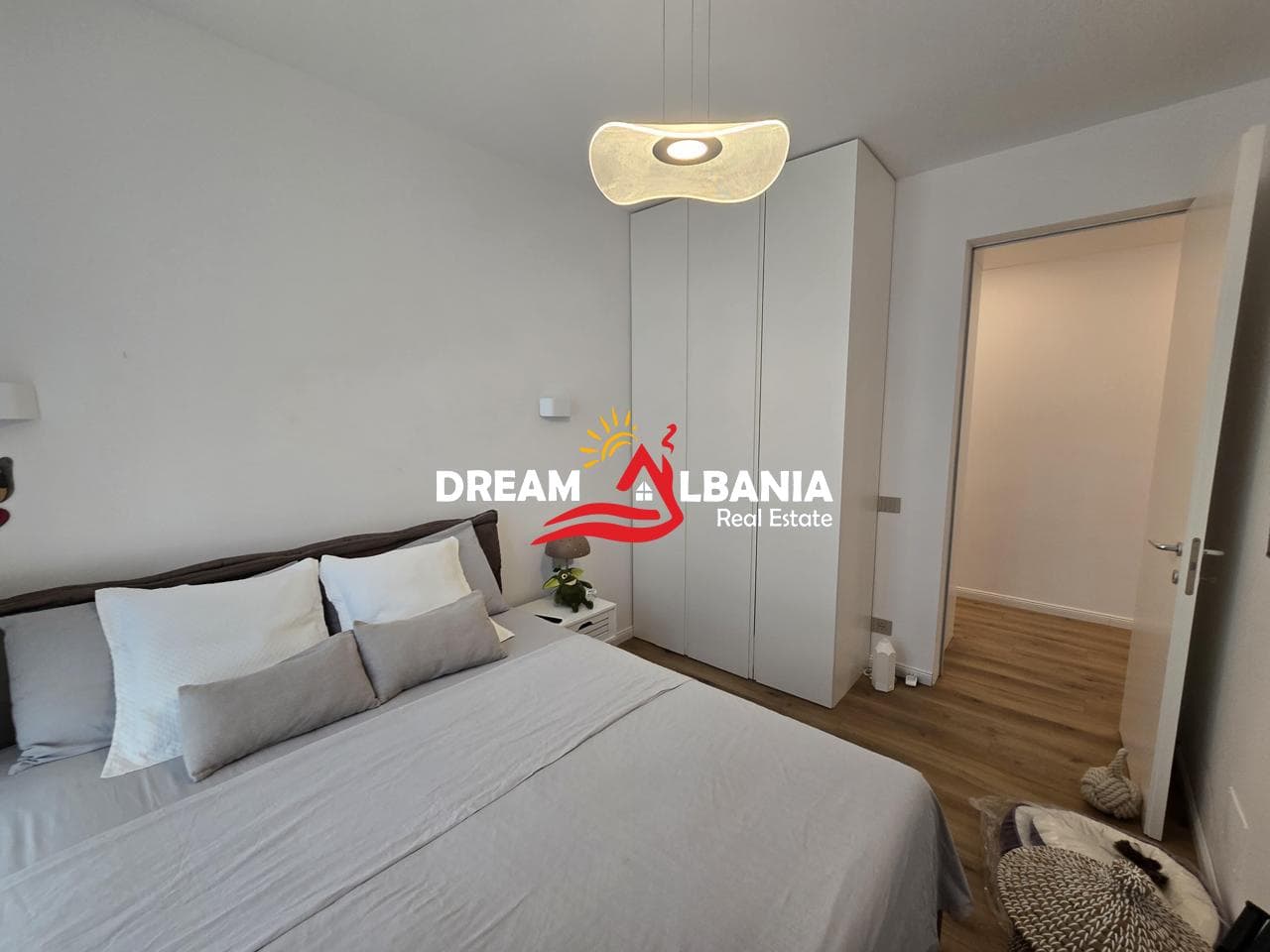 Ap 3+1 me oborr dhe post parkimi ne shitje tek Green Cost (ID 4131504)