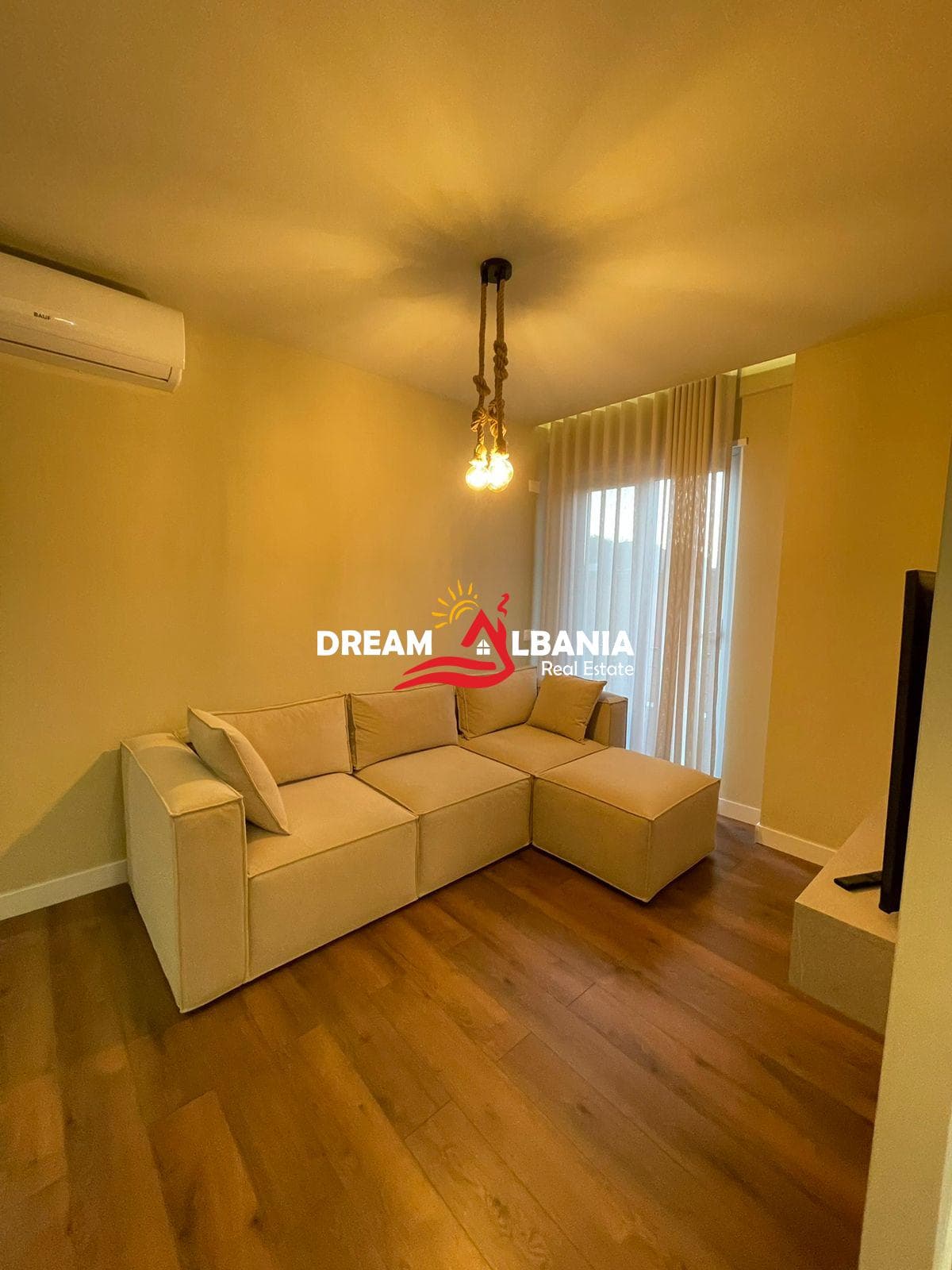 Jepet me Qira Apartament 2+1 në Selitë prane Xhamise ( 42215624)
