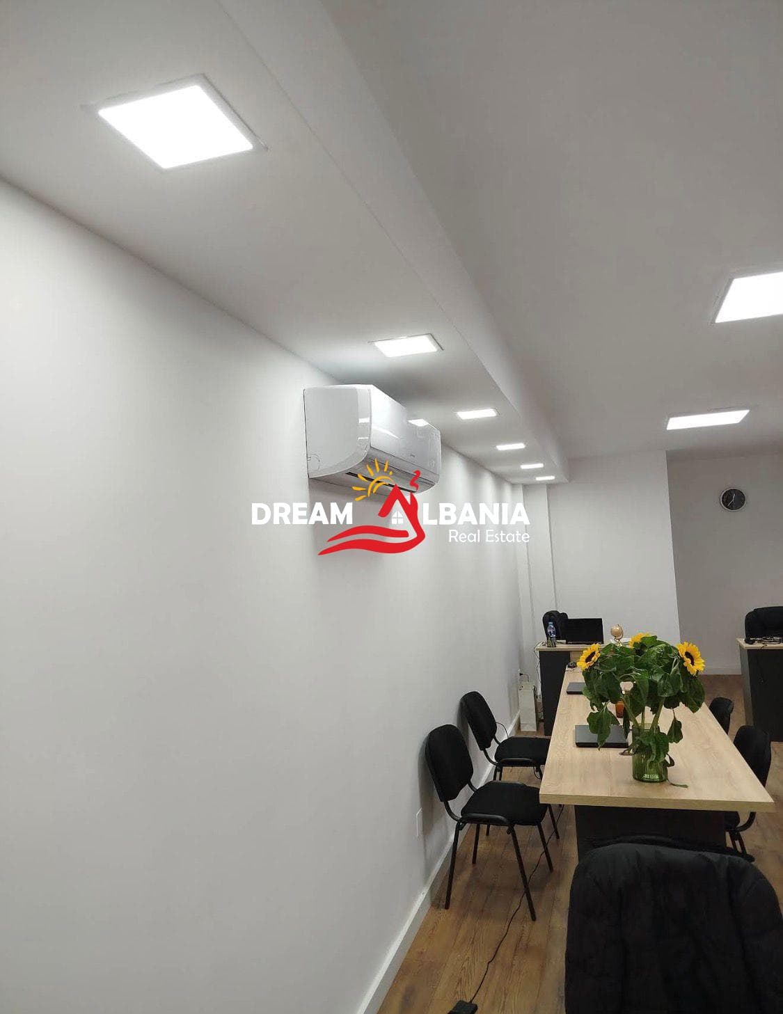 Zyrë për Shitje ose me Qira te Kryqëzimi i Laprakës-TIRANE (42611561) 3