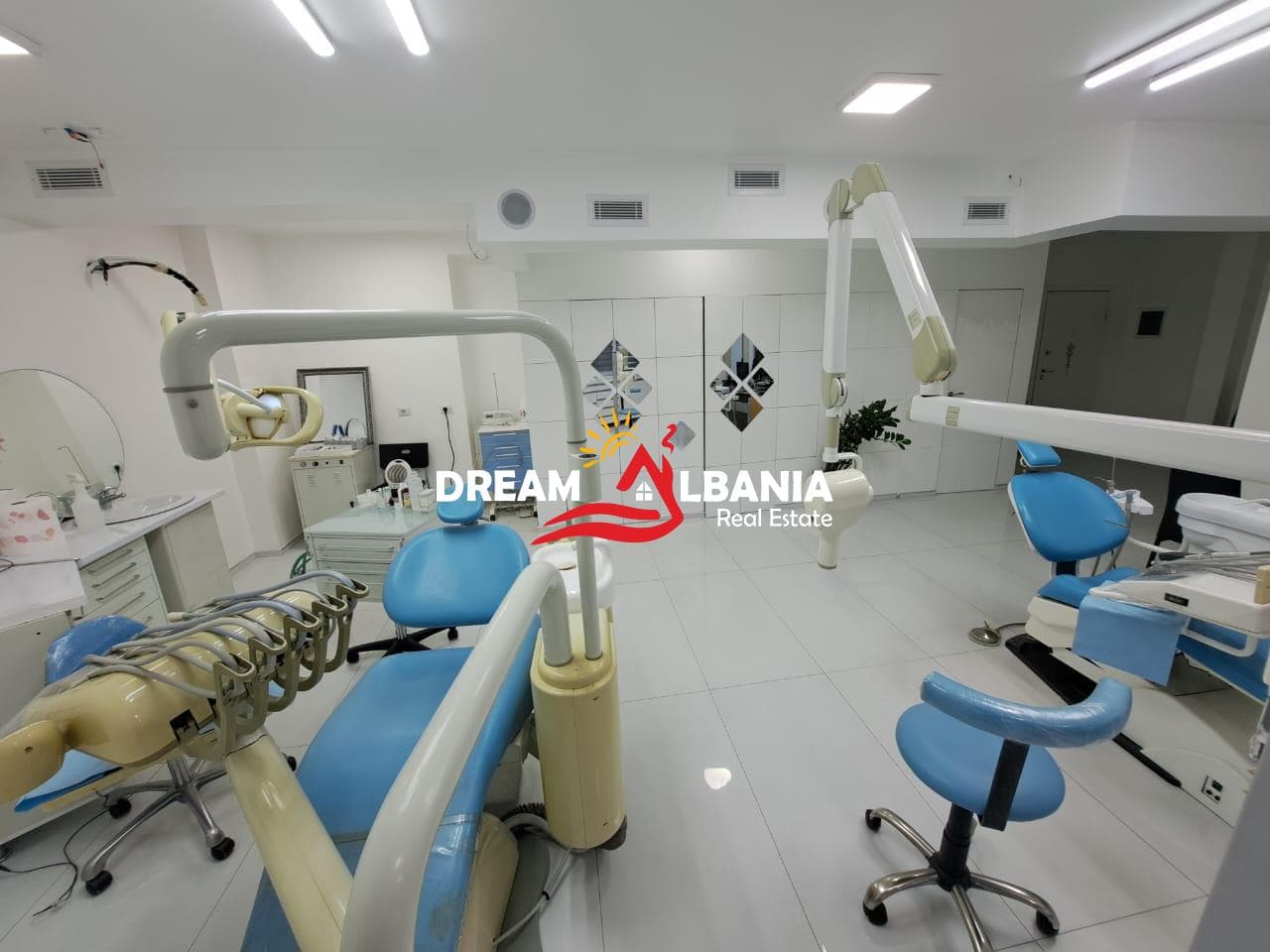Klinike Dentare ne Shitje ne Don Bosko, afer Kryqezimit (ID 4161110) 4