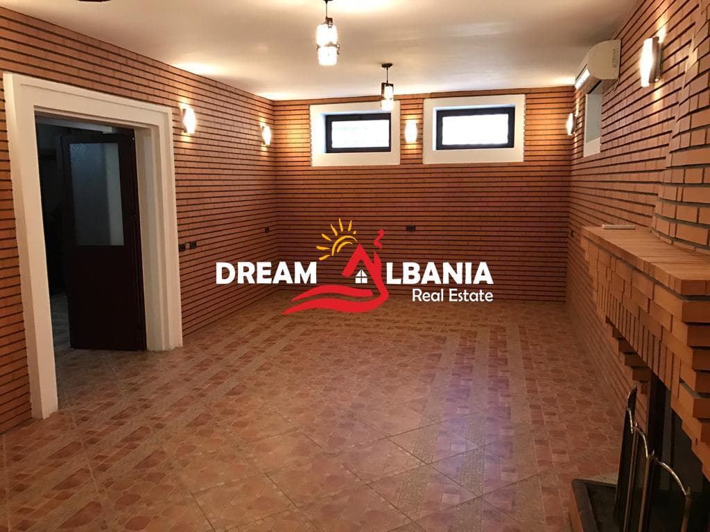 Vile 3 kateshe ne shitje te Komuna e Parisit prane Kompleksit Dinamo (ID 4151127). 4