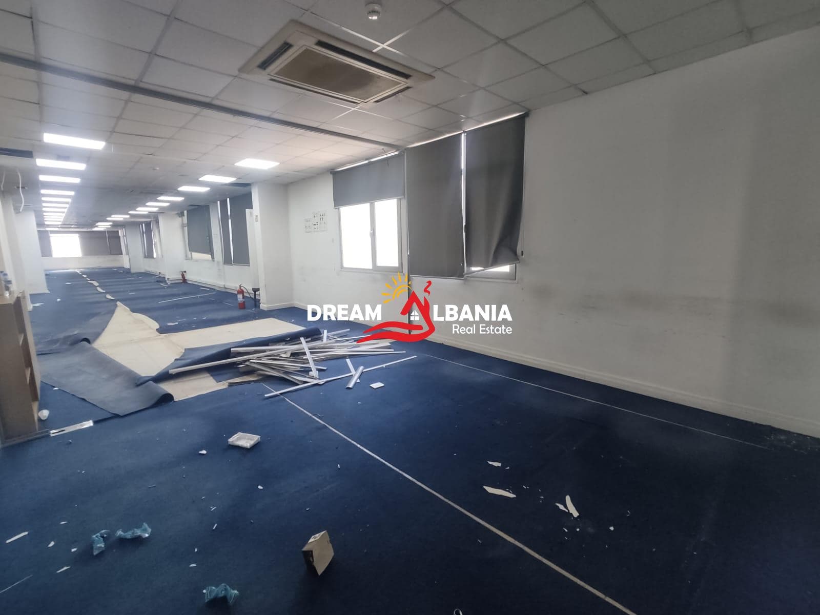 Jepet ambient biznesi me qera ne zonen e Bllokut prane Stadiumit Selman Stermasi (ID 42611544) 2
