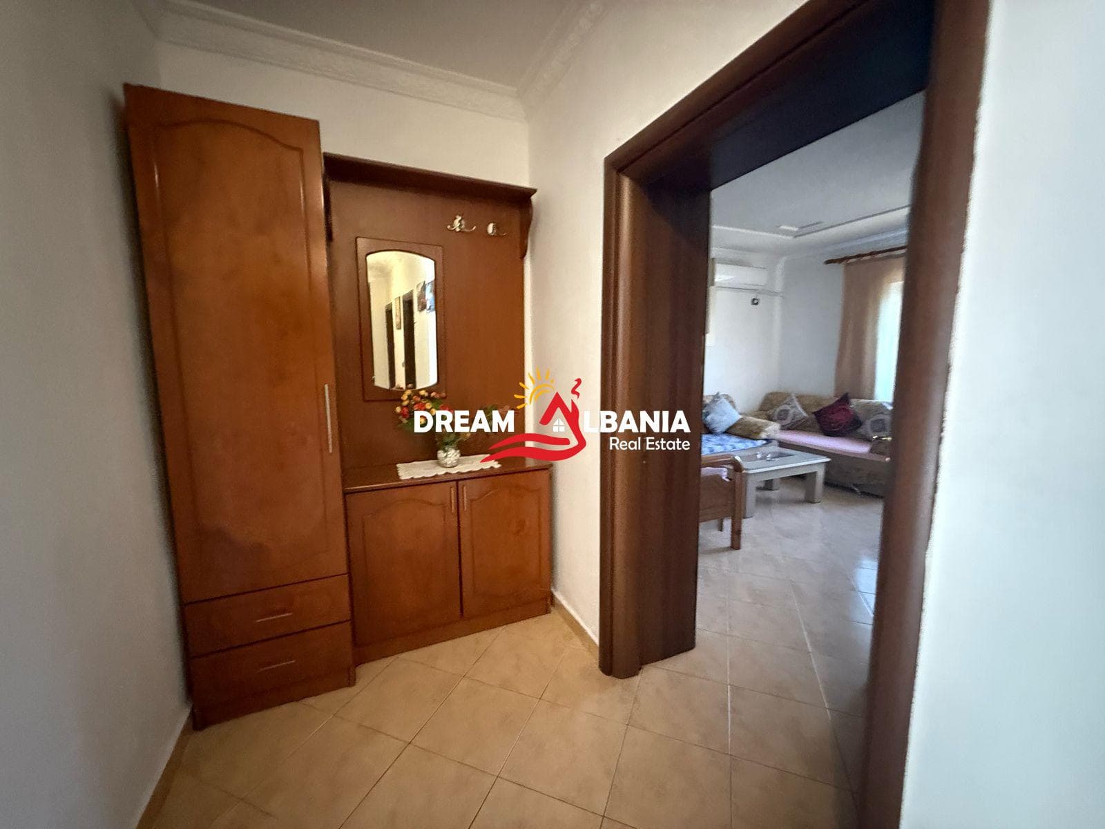 Jepet me qera apartament 1+1 prane Raiffeissen Bank te Brryli (ID 4229435) 4