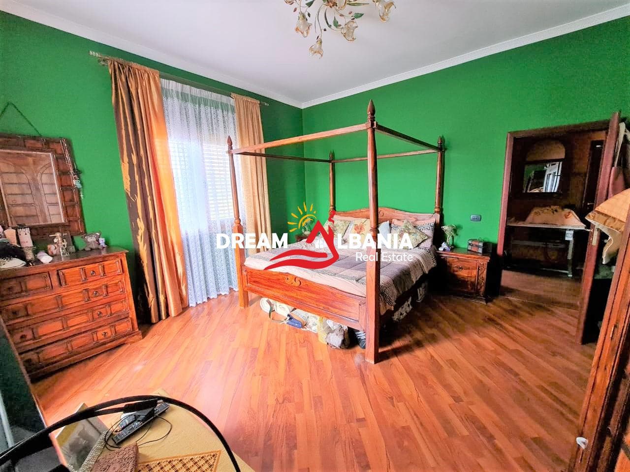 Vile 2 kateshe me oborr dhe garazh nentoke ne shitje ne fshatin Peze e vogel ne Tirane (ID 4151096)