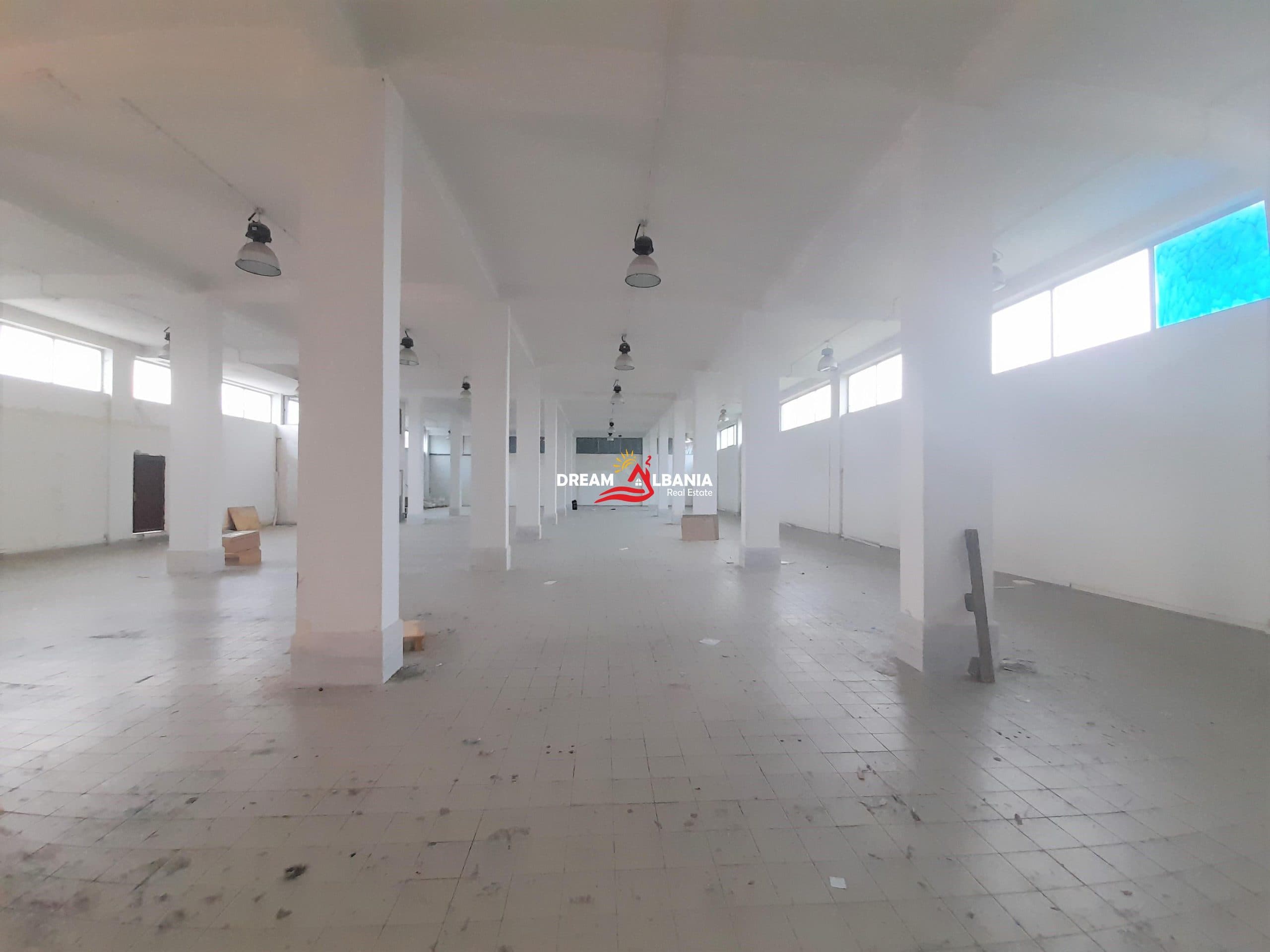 Ambient Biznesi me qera ne autostraden Tirane-Durres ne afersi te mbikalimit te Kasharit ne Tirane (ID 4281128) 2