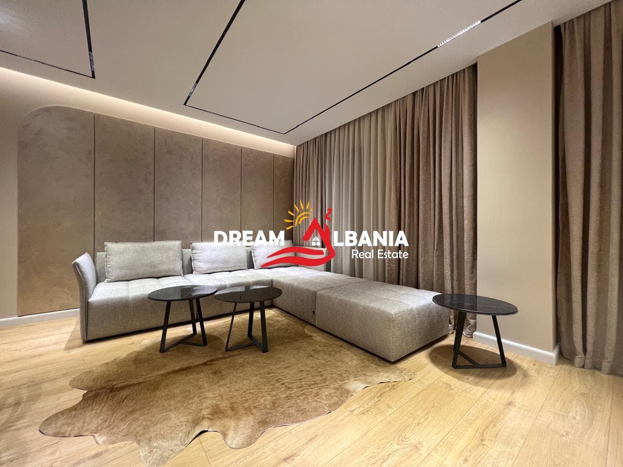 Apartament modern 2+1 me qera ne qender (ID 42215376)